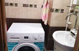 Apartament spatios, de 4 camere, decomandat in Craiovita Noua