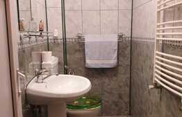 Apartament de 3 camere, parter, decomandat, 77 mp, zona Rocada