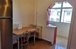 Apartament de 2 camere, decomandat, langa liceul Energetic