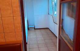 Apartament de 3 camere, decomandat, zona Ramada