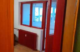 Apartament de 3 camere, decomandat, zona Ramada