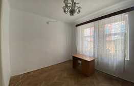 Casă cu 3 camere, 80 mp, zona centrul vechi