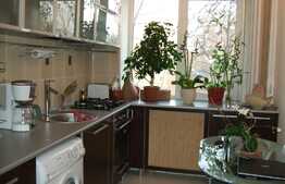 Apartament cu 3 camere, etajul 1, zona Stomatologie-Rotonda 