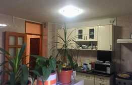 Apartament de 3 camere, 72 mp, decomandat, zona 1 Mai 