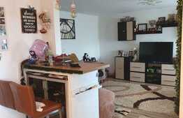 Apartament de 3 camere, decomandat si bilateral, zona 1 Mai