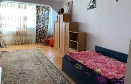 Apartament de 3 camere, decomandat, zona Craiovita Noua, Orizont