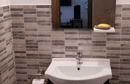 Apartament decomandat, 3 camere, Zona Rocada