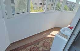 Apartament de 3 camere, decomandat, 1 Mai, zona Centrul Multifunctional