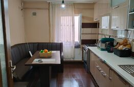 Apartament de 3 camere, decomandat, 1 Mai, zona Centrul Multifunctional