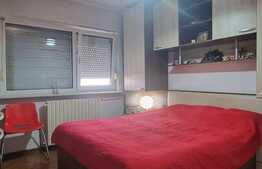 Apartament de 2 camere, decomandate, situat in 1 Mai, zona Confectii