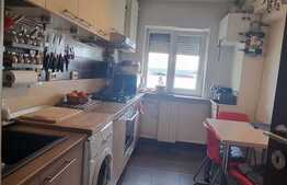 Apartament de 2 camere, decomandate, situat in 1 Mai, zona Confectii