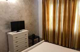 Apartament de lux, 3 camere, 120mp, curte proprie, loc de parcare privat