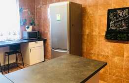 Apartament de lux, 3 camere, 120mp, curte proprie, loc de parcare privat