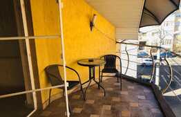 Apartament modern, 3 camere, 120 mp, curte proprie, loc de parcare privat