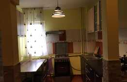 Apartament 3 camere decomandate, etaj intermediar, zona centrala