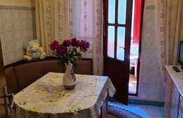 Apartament de 2 camere decomandat, 53 mp, zona Rovine