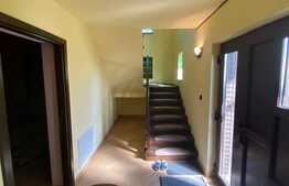 Casa moderna, 3 camere, 130 mp, curte cu foisor, zona Bariera Valcii