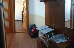 Garsoniera de 33.5 mp, etaj intermediar, zona Rovine