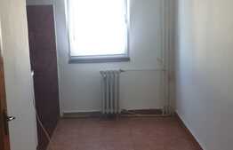 Garsoniera de 33.5 mp, etaj intermediar, zona Rovine