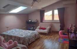 Mansarda 3 camere , decomandat, zona Institut, 1000E/metru patrat