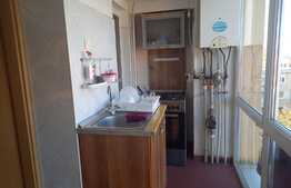 Mansarda 3 camere , decomandat, zona Institut, 1000E/metru patrat