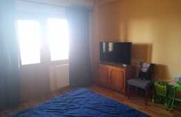 Mansarda 3 camere , decomandat, zona Institut, 1000E/metru patrat