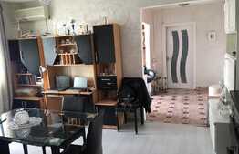 Apartament de 3 camere, Central, zona Pietonala/Casa de pensii