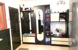 Apartament cu 2 camere, decomandat, etaj intermediar