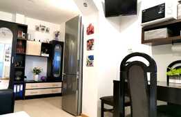 Apartament cu 2 camere, decomandat, etaj intermediar