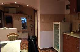 Apartament cu 3 camere, decomandat, zona Kaufland Craiovita