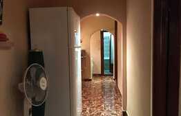 Apartament cu 3 camere, decomandat, zona Kaufland Craiovita