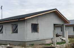 Case individuale, 93 mp utili cu 400 mp teren, toate utilitățile, zona Aeroport