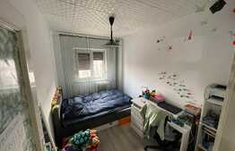 Apartament 3 camere, decomandat, zona Facultatea de Drept