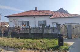 Casă individuală de 125 mp utili cu 727 mp curte, Isalnita