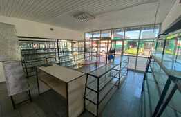 Spatiu comercial, 35 mp, vitrina, pretabil magazin, zona Brestei