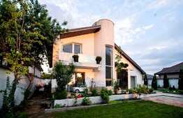 Casa moderna, 360 mp desfasurati, 700 mp teren, piscina, Damila 