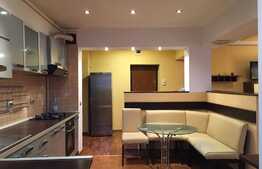 Ocazie! Apartament de 3 camere, decomandat, 90 mp, Central!