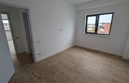 Apartament in bloc nou, 3 camere, 2 bai, etaj intermediar