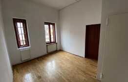Casă individuală, 630 mp, curte exterioară 550 mp, zonă centrală