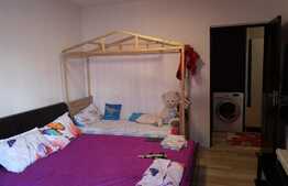 Apartament 3 camere, decomandat, mobilat, Rovine