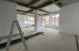 Spatiu comercial, 110 mp, vitrina, prima inchiriere, zona Centrala