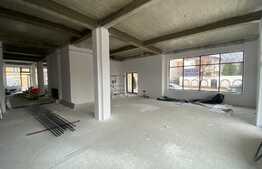 Spatiu comercial, 110 mp, vitrina, prima inchiriere, zona Centrala