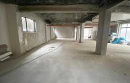 Spatiu comercial, 250 mp, curte exterioara 50 mp, finisat la cerere, zona Centrala