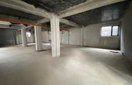 Spatiu comercial, 250 mp, curte exterioara 50 mp, finisat la cerere, zona Centrala