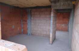 Casa la rosu, 160 mp cu teren de 450 mp, zona Selgros