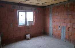 Casa la rosu, 160 mp cu teren de 450 mp, zona Selgros