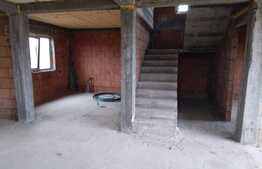 Casa la rosu, 160 mp cu teren de 450 mp, zona Selgros