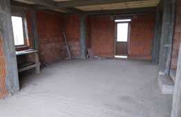 Casa la rosu, 160 mp cu teren de 450 mp, zona Selgros