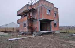 Casa la rosu, 160 mp cu teren de 450 mp, zona Selgros