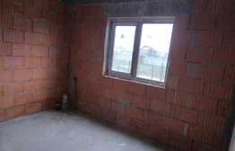 Casa la rosu, 160 mp cu teren de 450 mp, zona Selgros